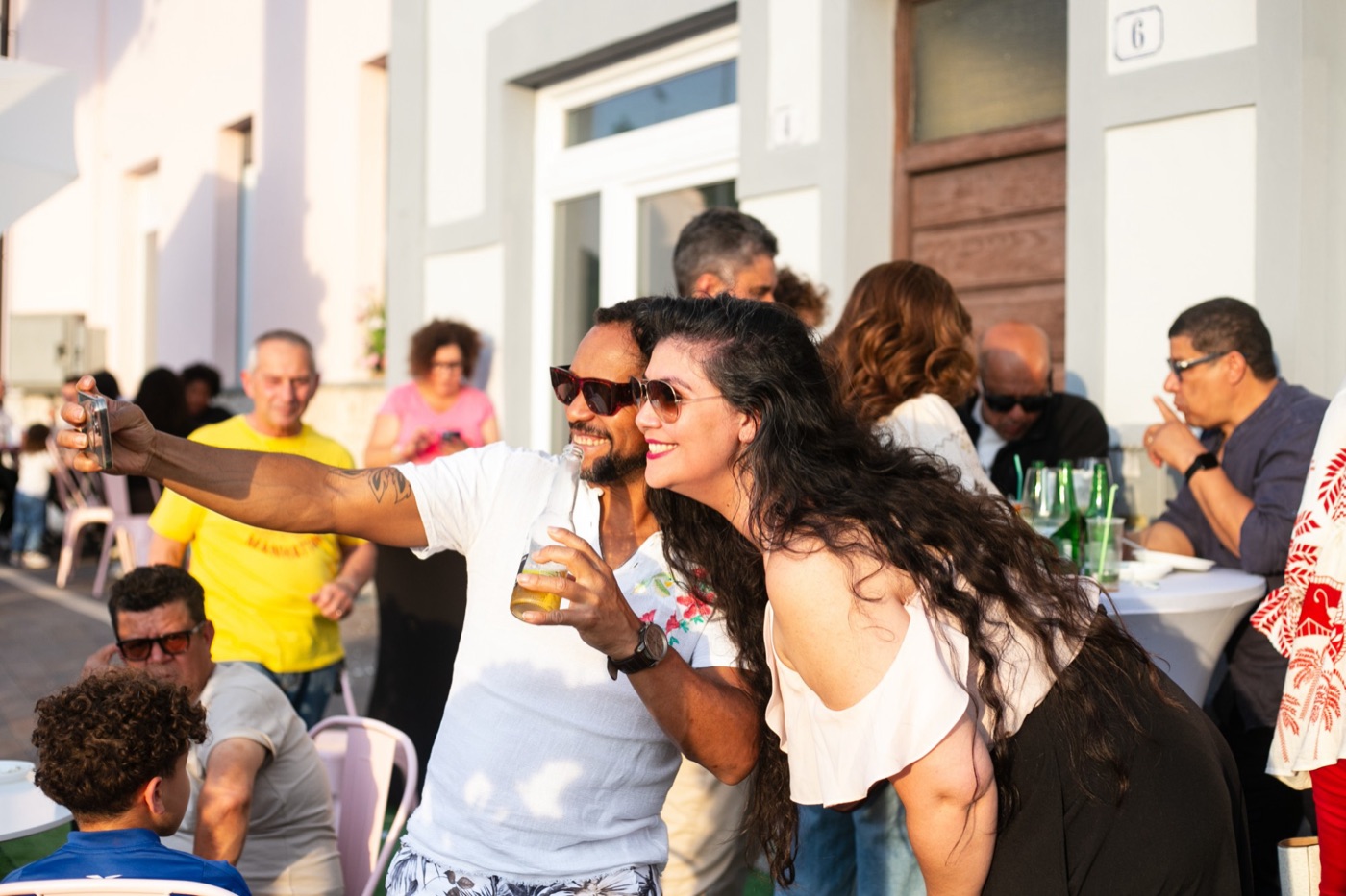 Un selfie tra ospiti alla festa del Master Caffe